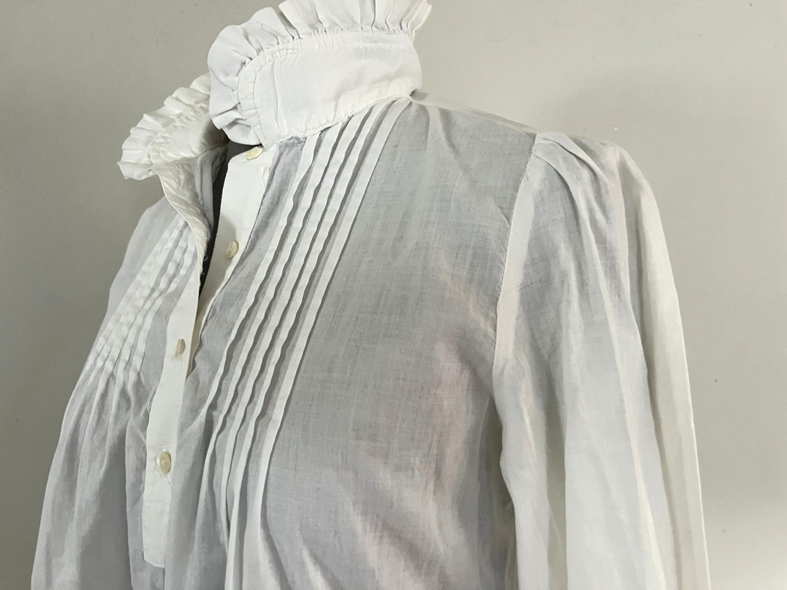 VTG Laura Ashley Sz S Irish Cotton Pintuck Ruffleneck Popover Blouse