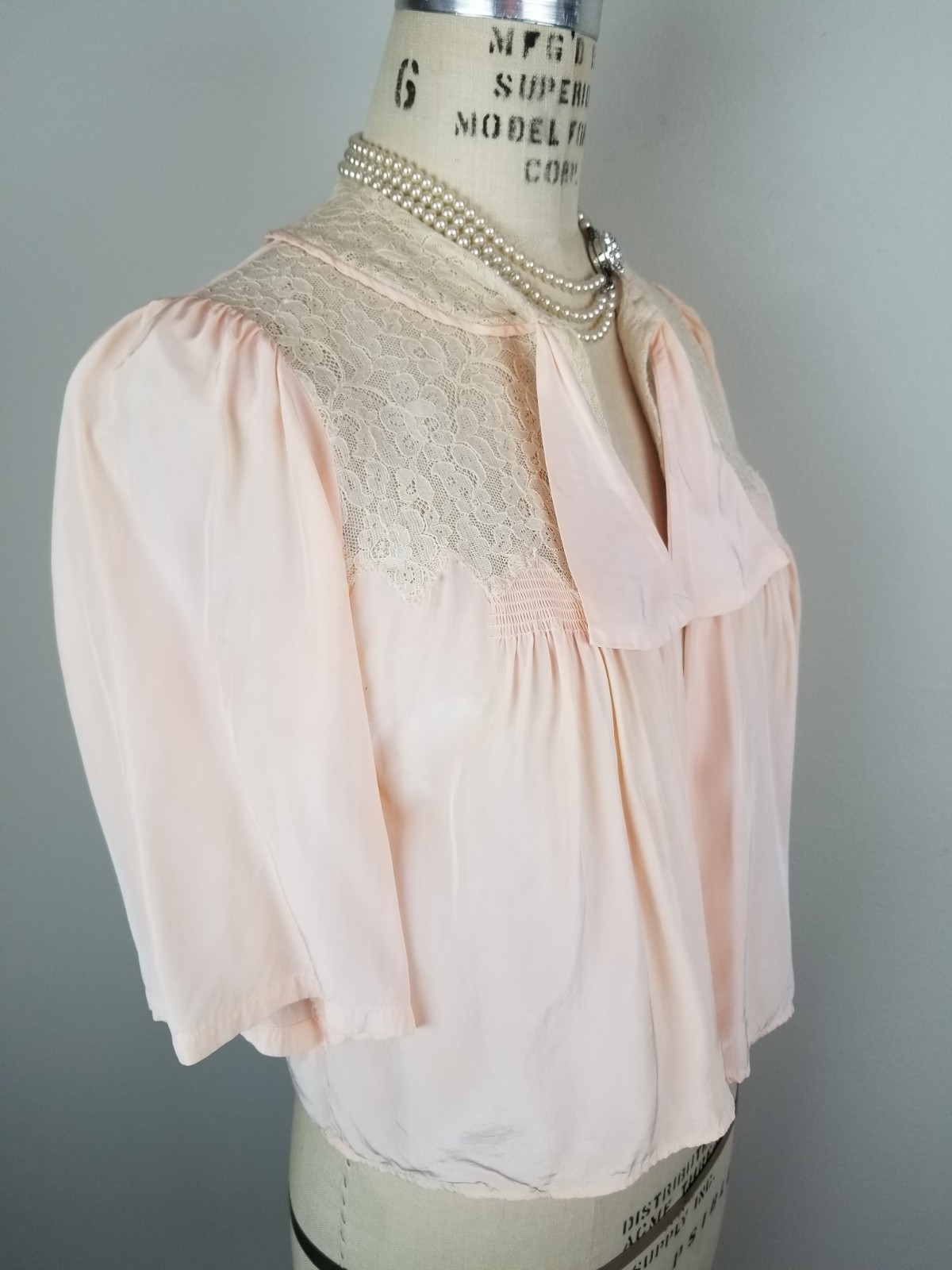 Vintage 1940’s Luxe Peach Satin & Intricate Cream Lace Boudoir Bed Jacket