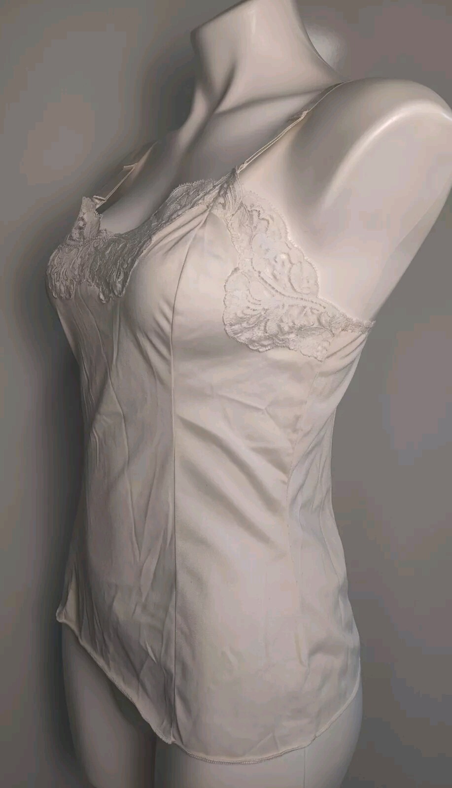Vintage Wonder Maid Cream ILGWU Size 34 Camisole Non Cling 100% Antron Nylon USA