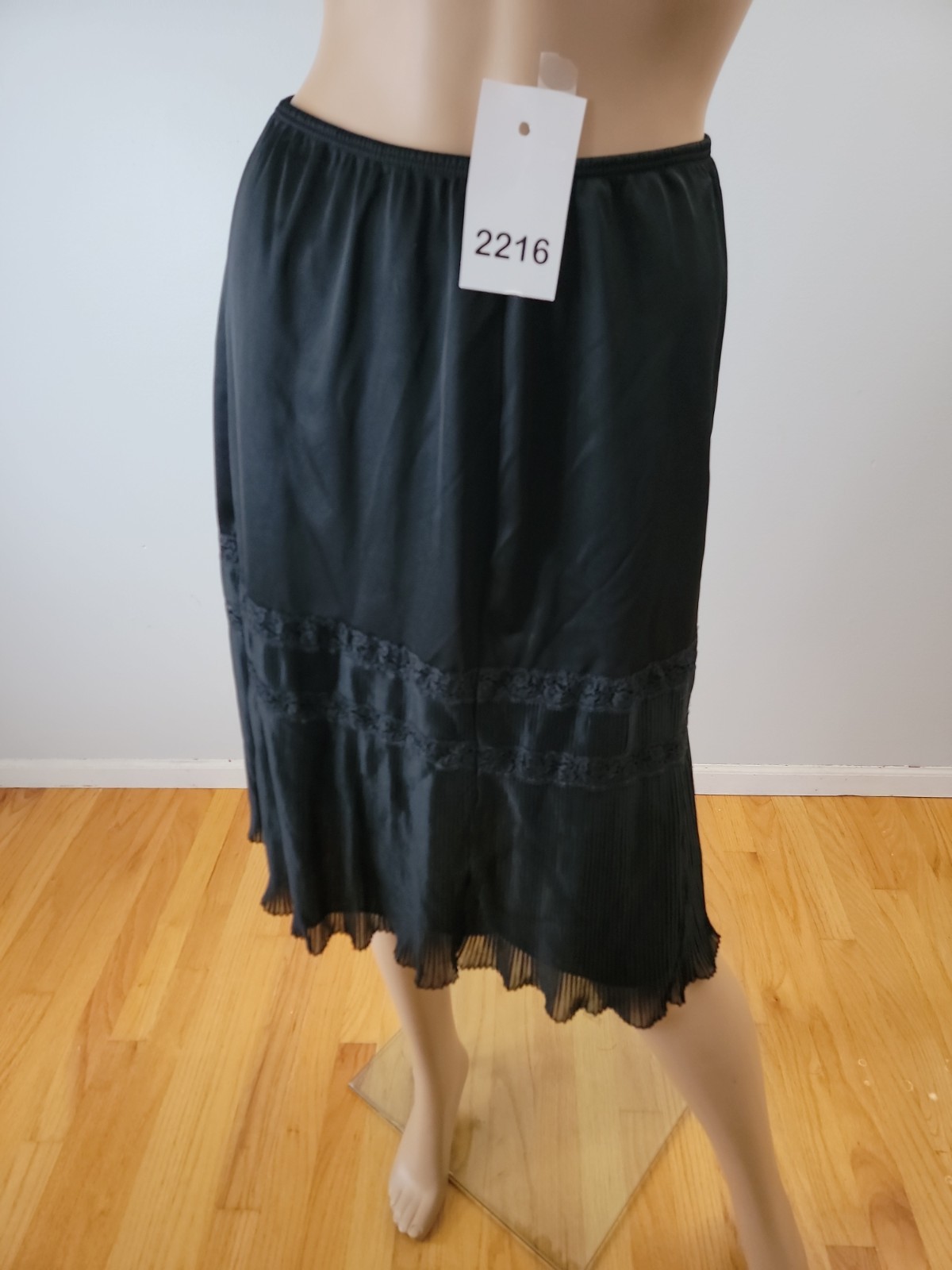 Vintage Charmode All Nylon PTab Black Half Slip Pleat/Lace Detail Size Large