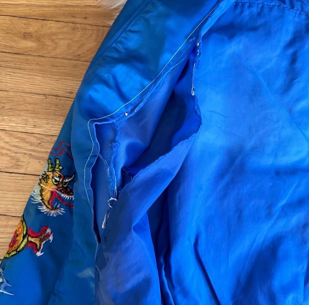 vintage 1980s sukajan souvenir blue far east japan satin bomber jacket small
