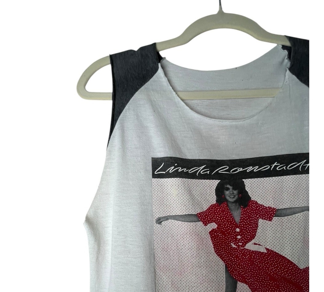 Vintage 82’Linda Ronstadt Concert Raglan Cut T-Shirt Paper Thin Retro Music RARE