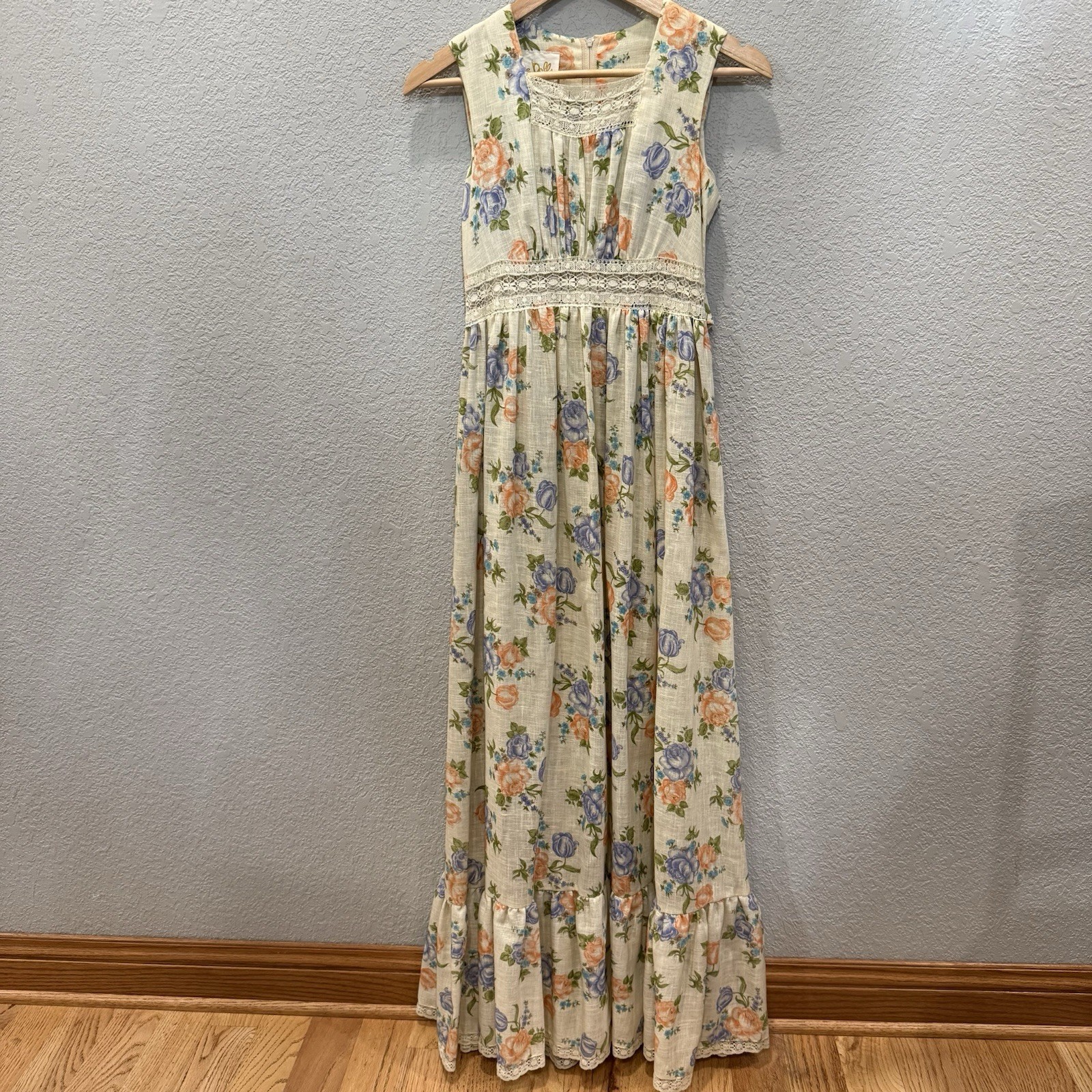 1970s Rag Dolls San Fransisco Floral Maxi Dress XS Tall Tiered Lace Hem Garden