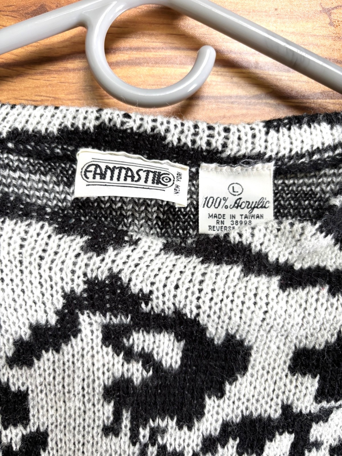 Vintage 80’s Black and White Tiger Cat Sweater, Sz L, Fantastico NY FLAWLESS