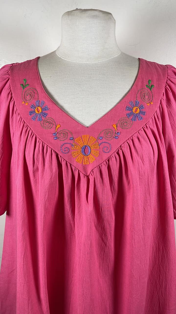 Vintage Super comfy embroidered pink tent dress 1980’s Just for Women