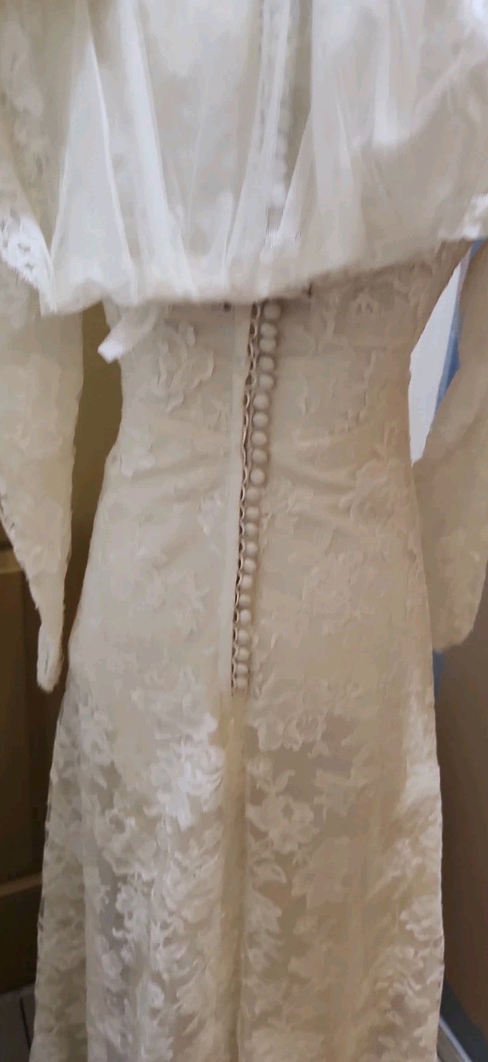 VTG 1960s Alfred Angelo Edythe Vincent Lace Gown Veil Set