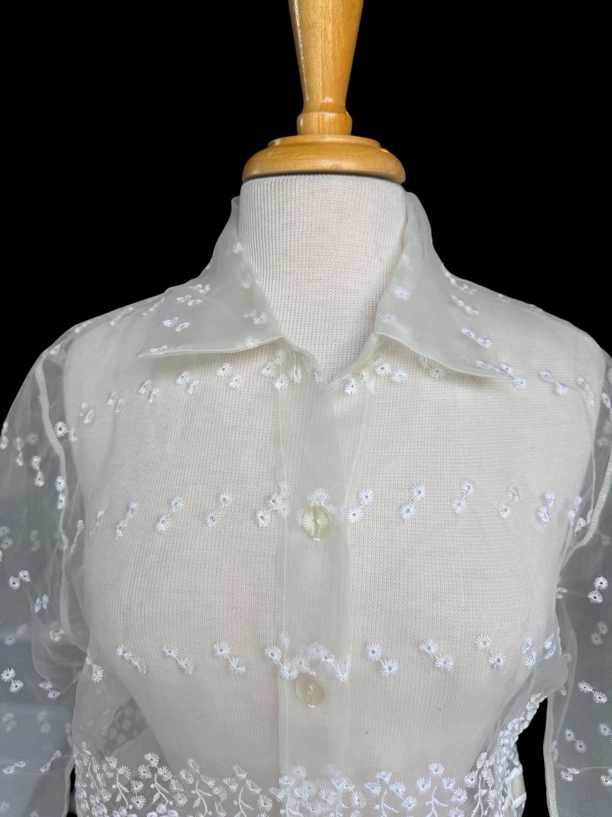 Vintage Embroidered Eyelet White Sheer Organza Lace Shirt Blouse Top Size M