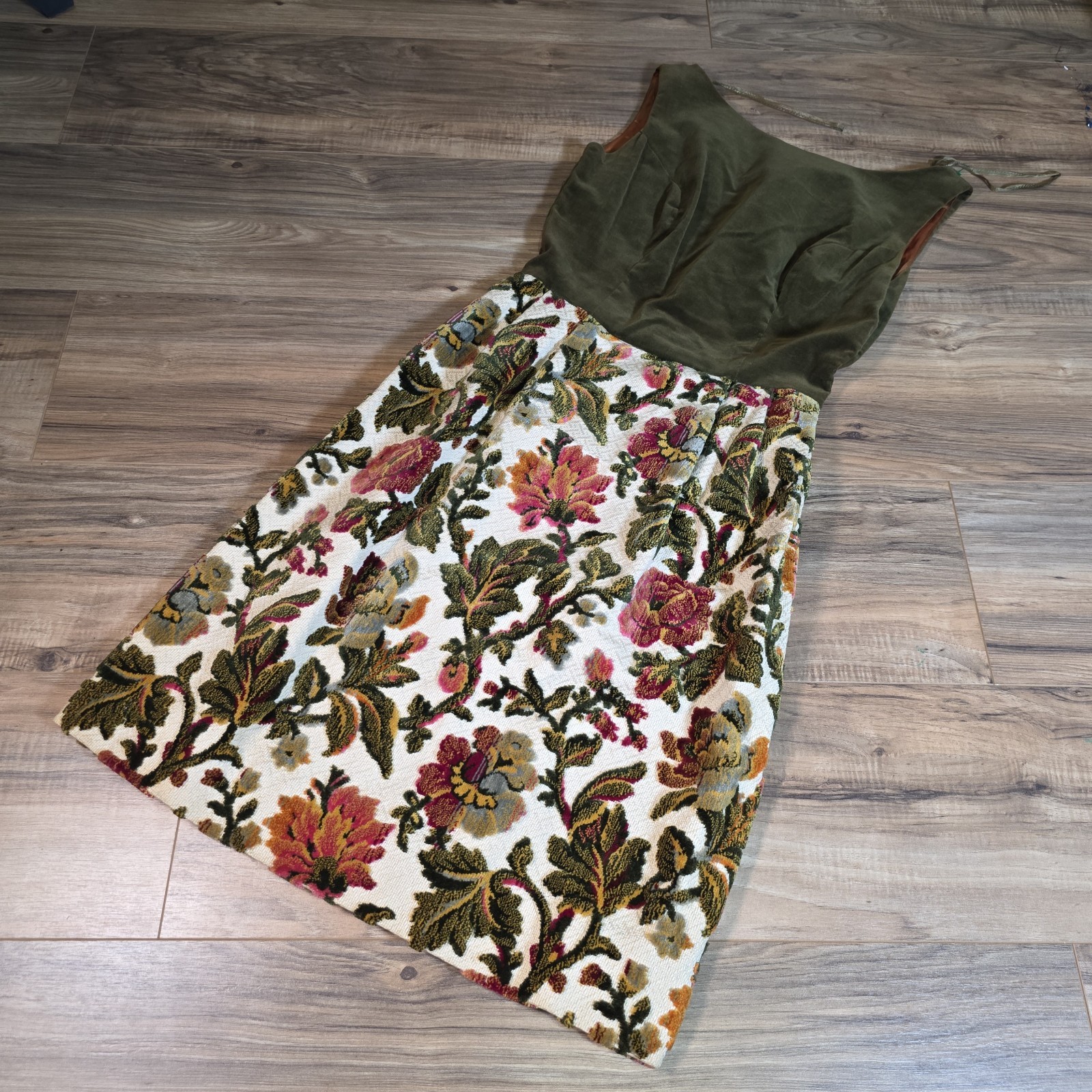 True Vintage Jonathan Logan Velvet Floral Tapestry Dress 1960’s RARE Small ILGWU
