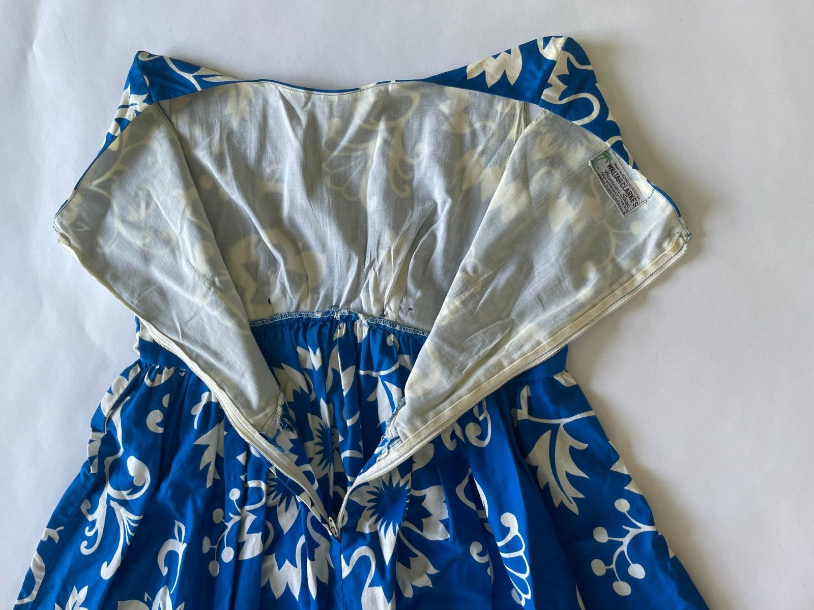 Vintage 1950s Waltah Clarke’s Hawaiian Blue Hibiscus Dress Bow Sm Md S/M