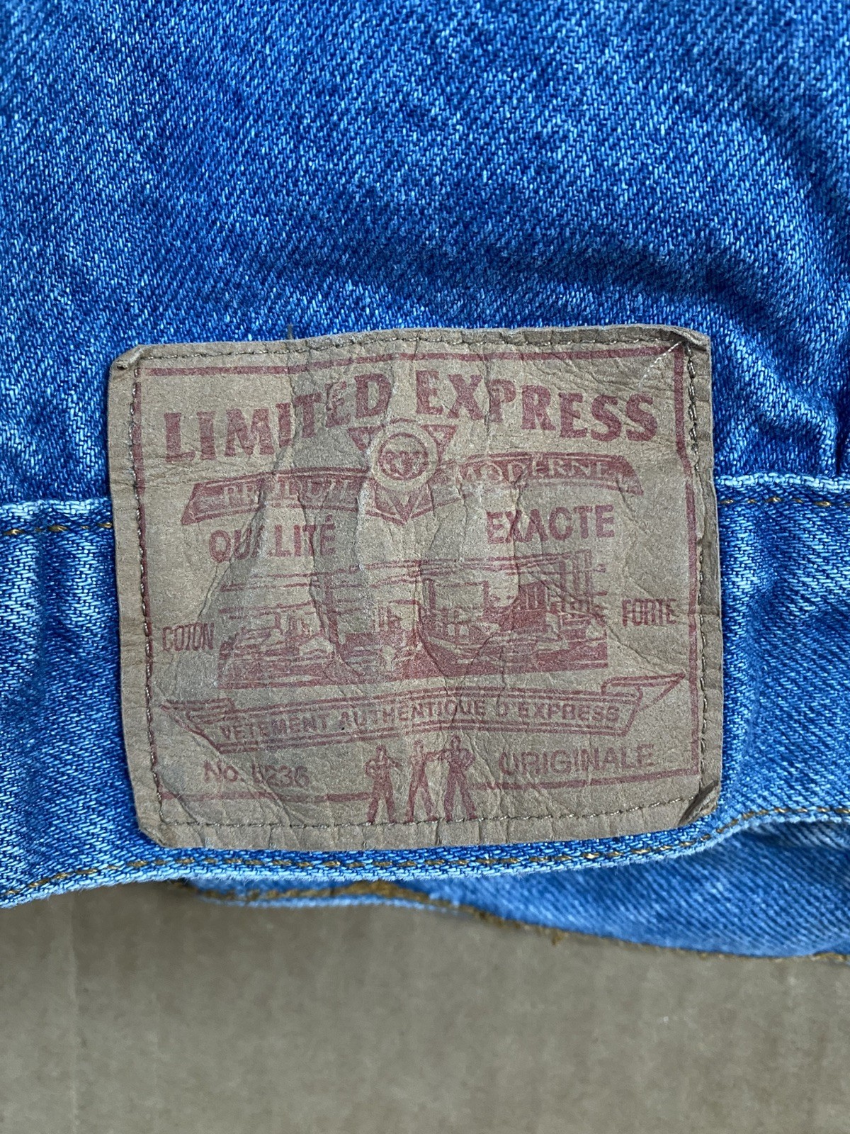 Vintage Limited Express Women’s Denim Jean Jacket Size Large Blue Wash