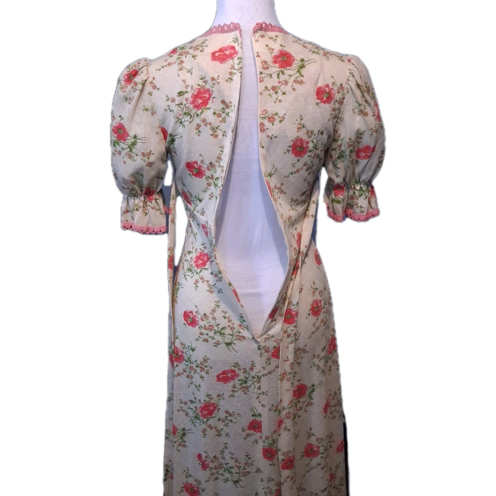 Vintage Maxi Dress Sweetheart Neckline Empire Waist Ditsy Floral Early 70s Sz 7