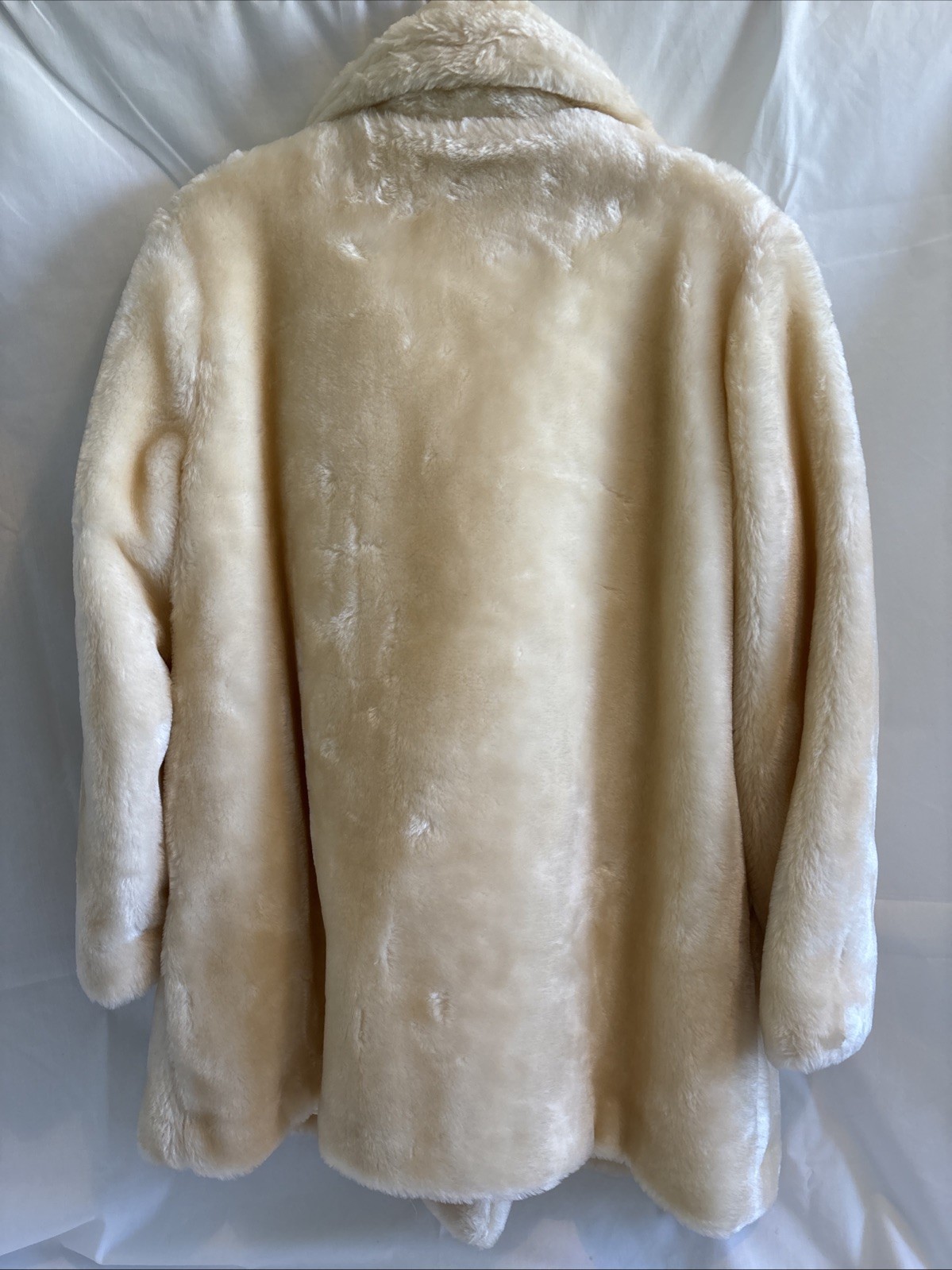 White Stag Coat Vintage 70’s Faux Fur Cream Buttons Collar Pockets Mint Size 14