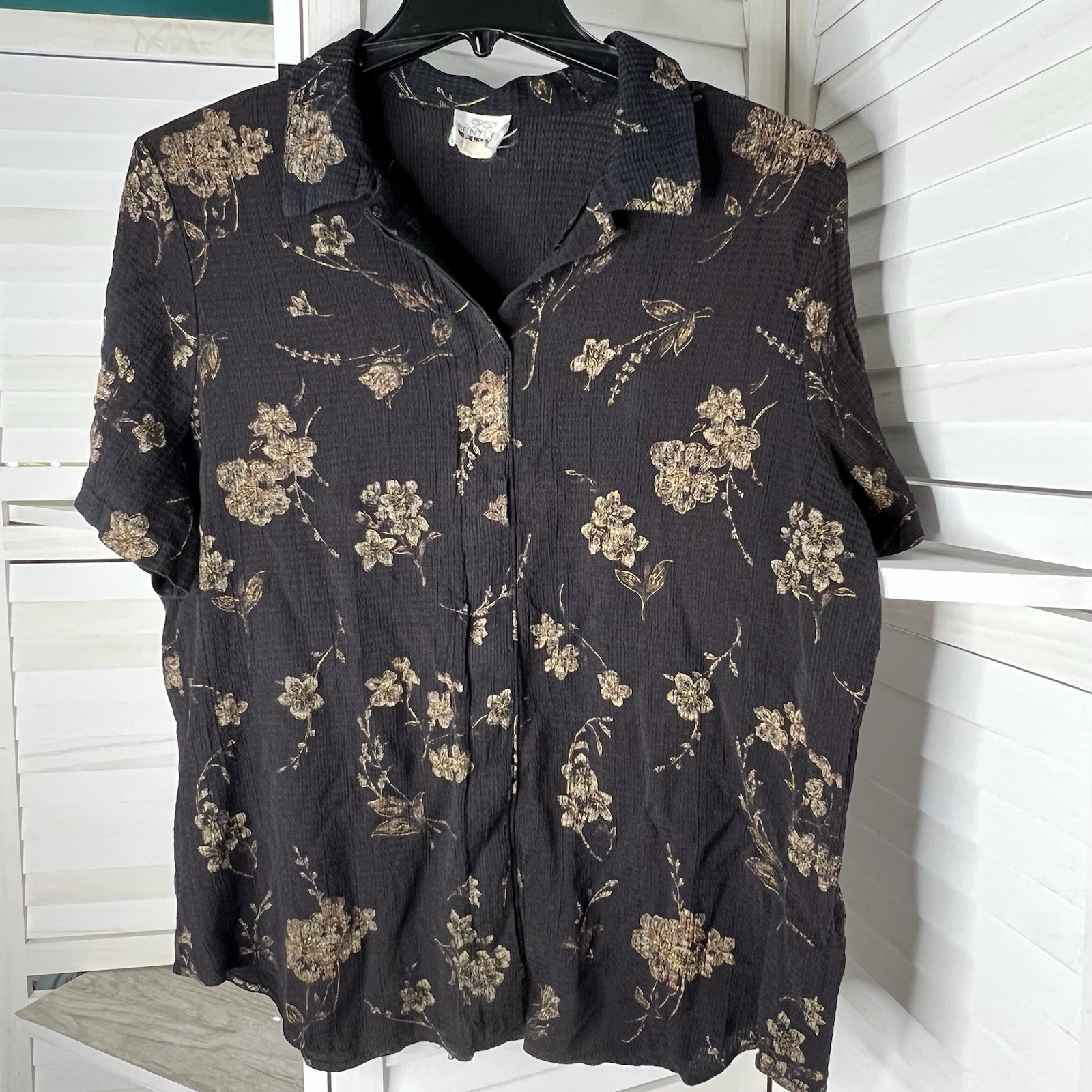 Vintage 90s TR Bentley Plus 22W Black Floral Blouse Crinkle Texture Short Sleeve