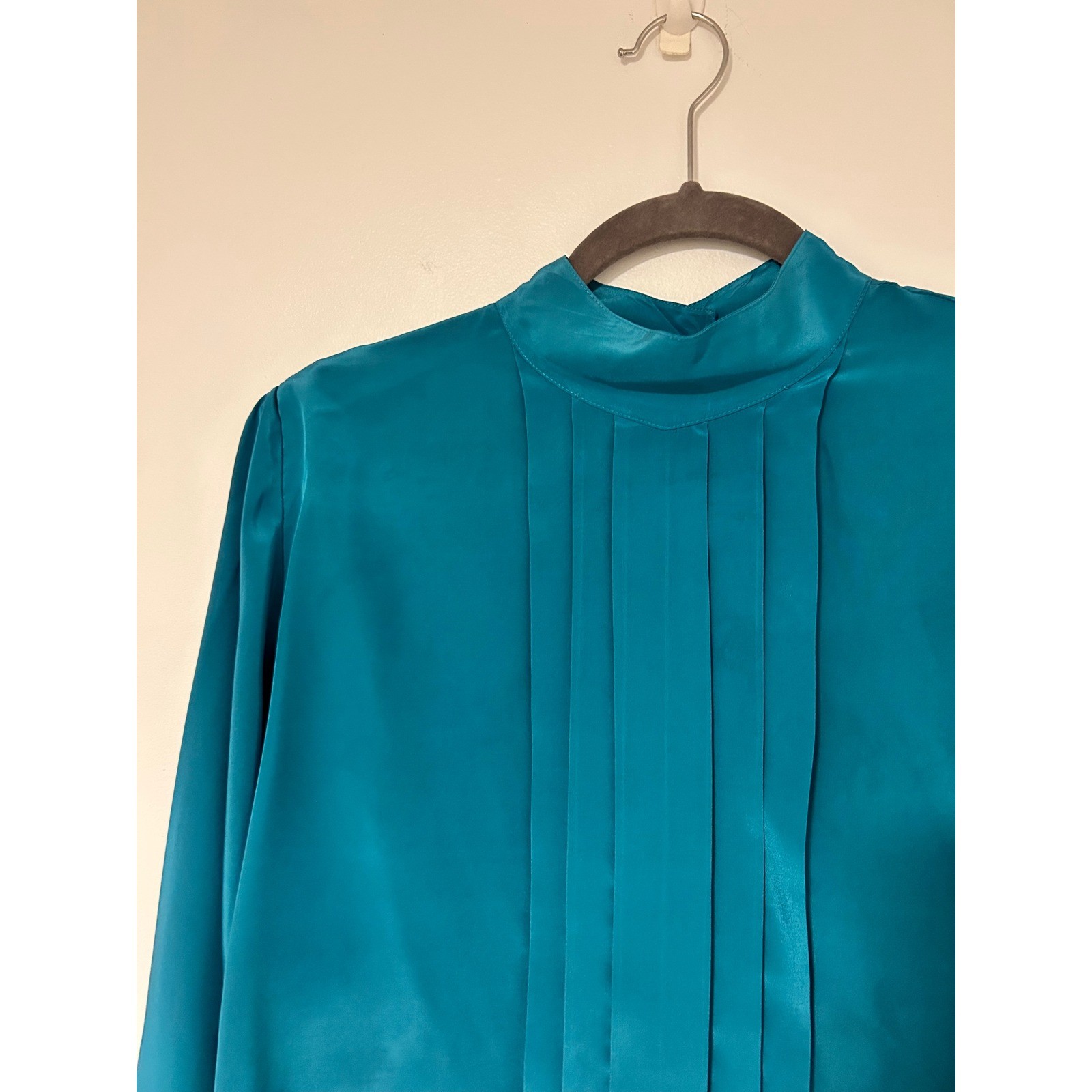 Melody Brooke Vintage 70S Teal Satin Mock Neck Pleated Button Back Blouse Size 9