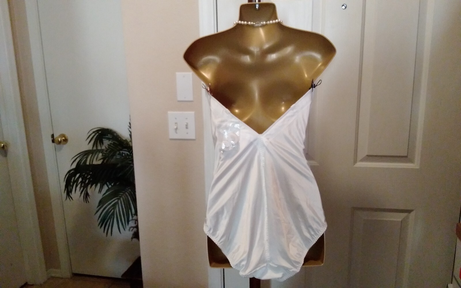 Vintage Victorias Secret White Convertible Body Shaper Girdle 40D USA Gold Crown