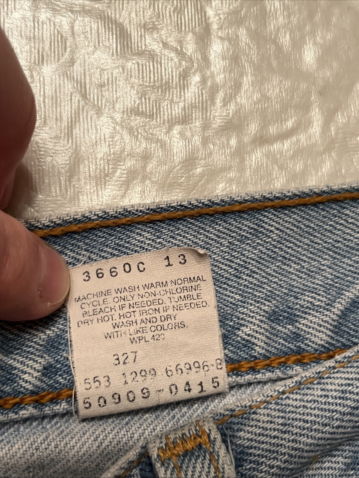 vtg 90s Levi’s 501 MADE IN USA blue jeans button fly womens 33 light wash 32×24