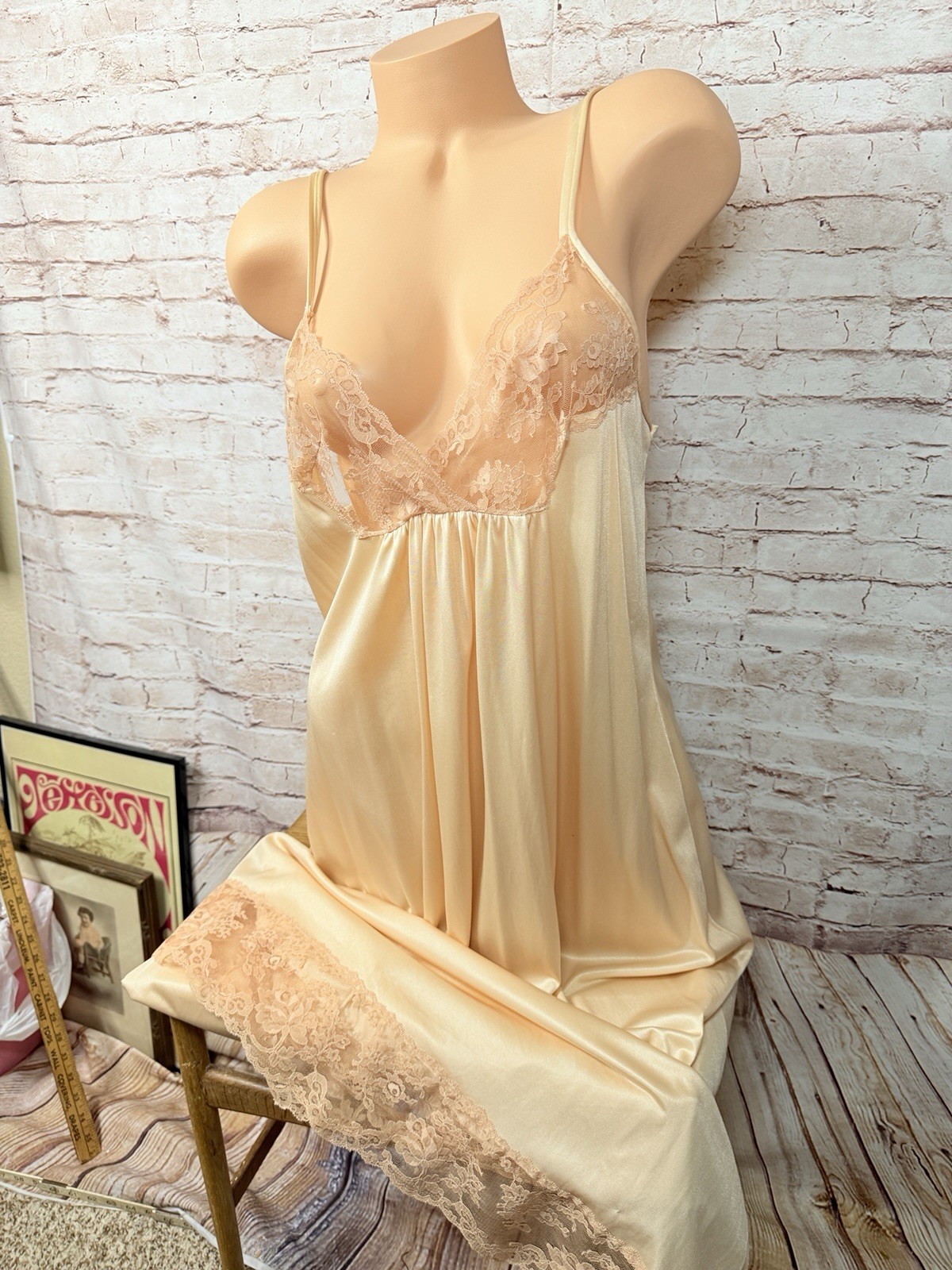 Vintage Nude Champagne Nightgown Peignoir Butter Soft Semi Sheer Lace Kayser L