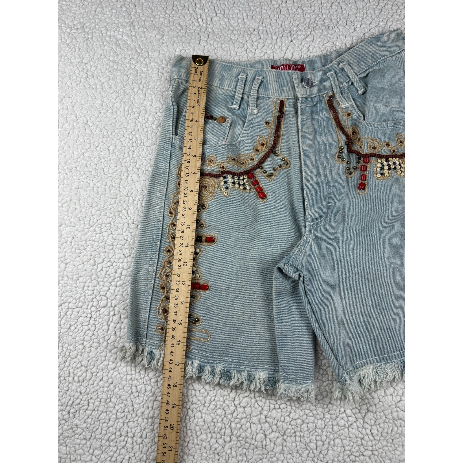 Joujou Vintage 90s Beaded Embroidered Denim Shorts Light Wash Boho Size 7/8