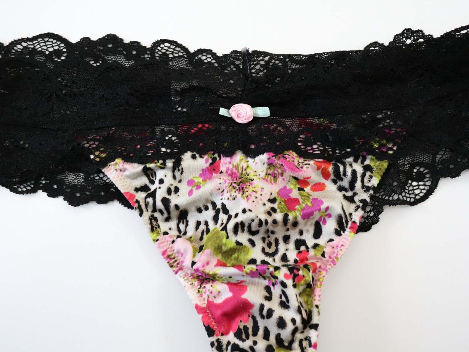 TRUE VTG Victoria’s Secret 2011 Satin Silky Lace Tanga Thong Panty MEDIUM