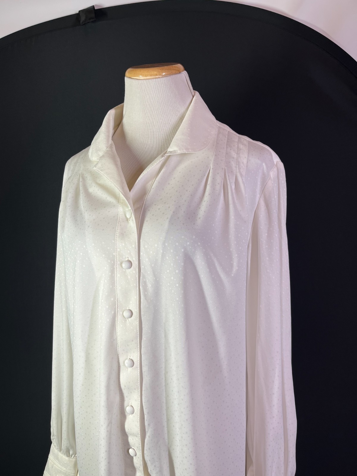 Vintage Leslie Pomer Size M? White Nightgown Long Sleeve