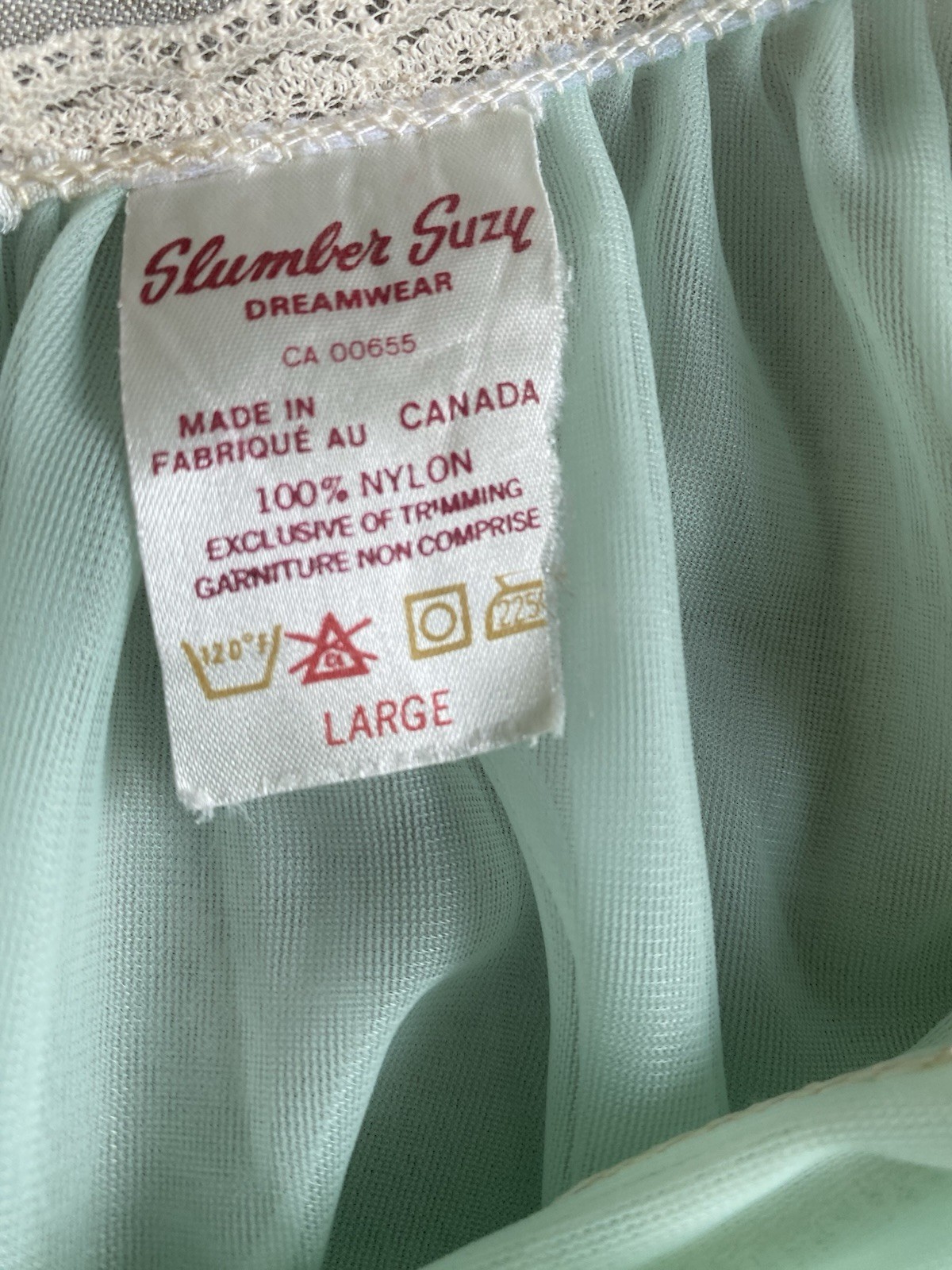 Vtg 1960s to 1970s Slumber Suzy „Dreamwear” peignoir robe Mint Floral Embroidery