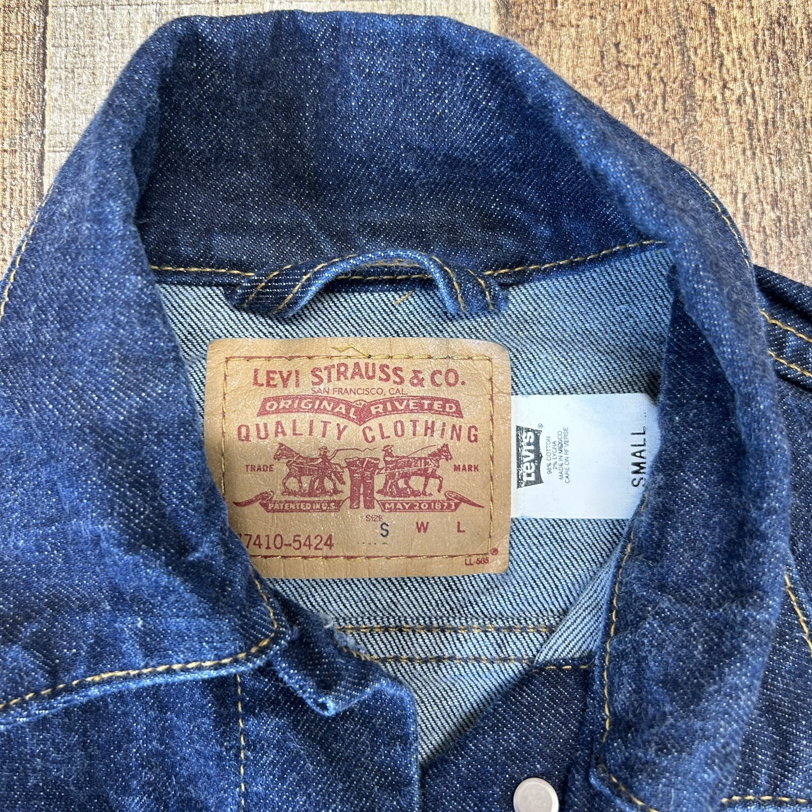 VTG Levi’s 80s Cropped Denim Jean Jacket Dark Wash Red Tab Long Sleeve Size S