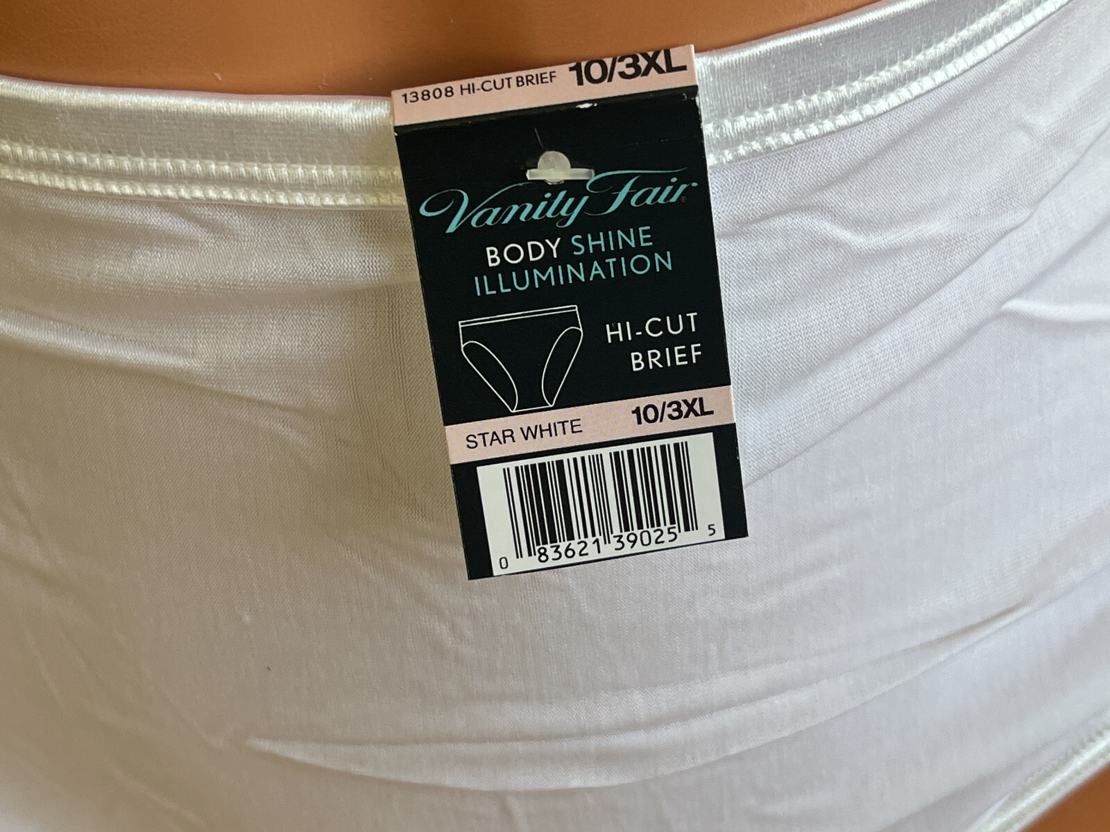 Vanity Fair 10/3XL WHITE Silky Smooth Illumination Hi Cut Panties #13808 NWT
