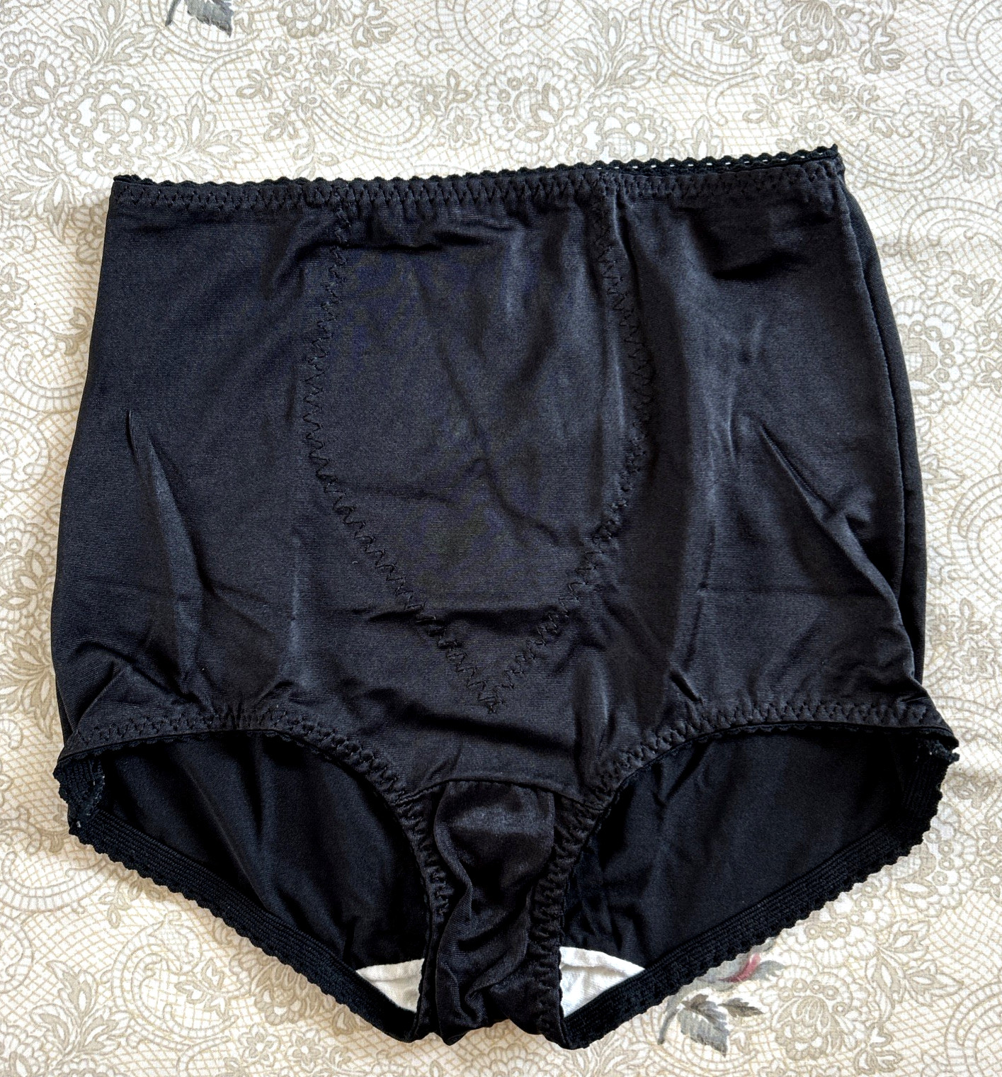 JC Penney Soft Skins Shapewear Light Control Black Panties Briefs Size Med NWOT