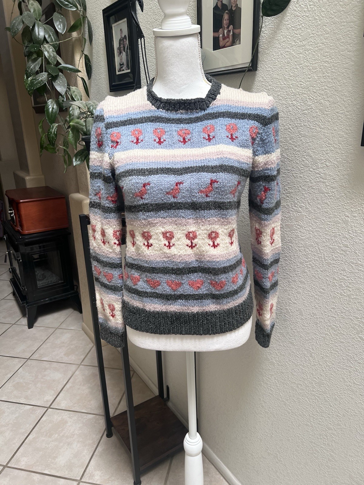 Vintage 70s Women’s Hand Made Sweater With Duck Details Hand Made