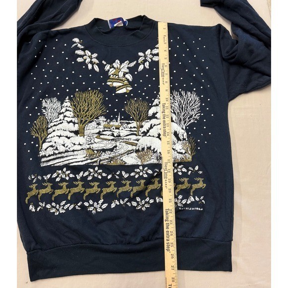 Vintage Turtle Bay Large USA Christmas Holiday Sweatshirt Winter Scene Reindeer