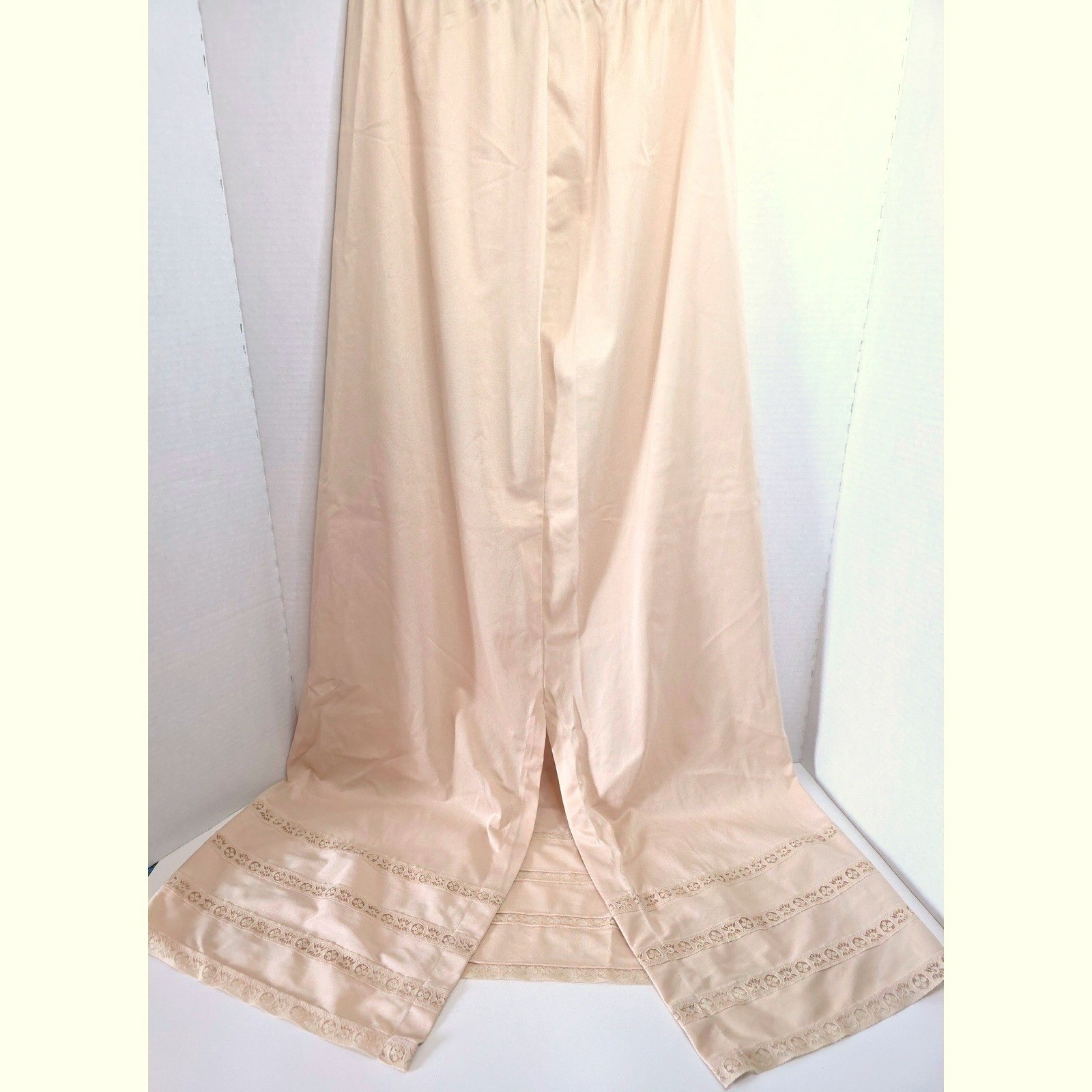 VTG Gossard Artemis Beige Maxi Half Slip Lace Trim Antron Nylon SMALL 39″ LONG