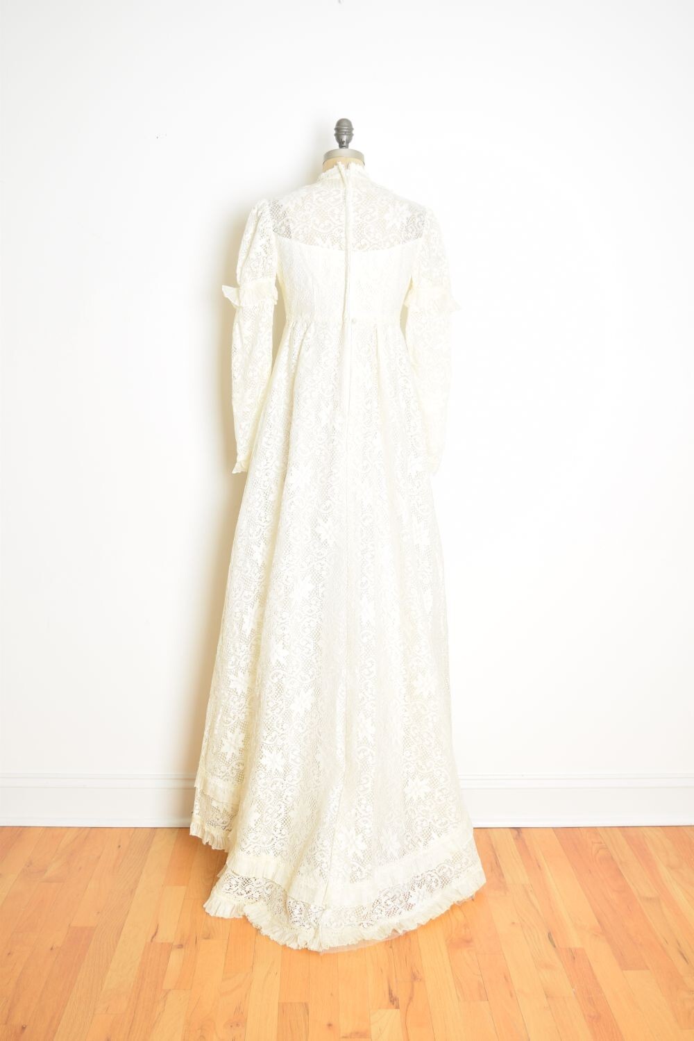 vintage 60s wedding dress cream crochet lace regency juliet gown puff sleeve S