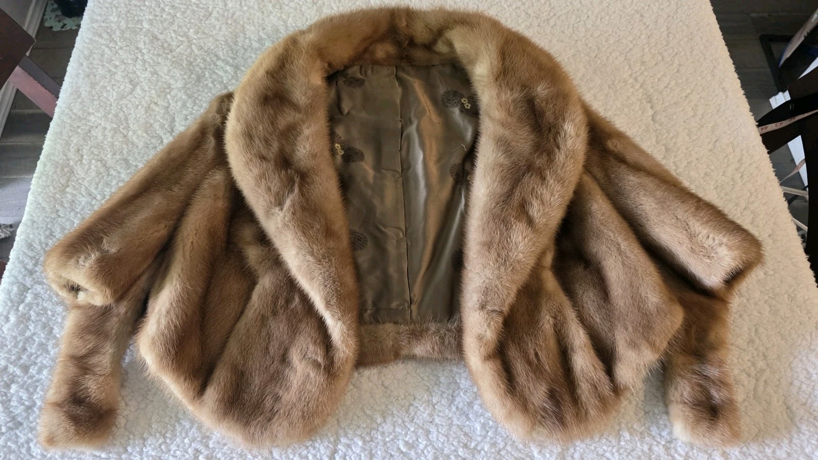 READ Vintage 1950s Genuine Blonde Pastel Mink Fur Capelet Bolero Shawl Collar