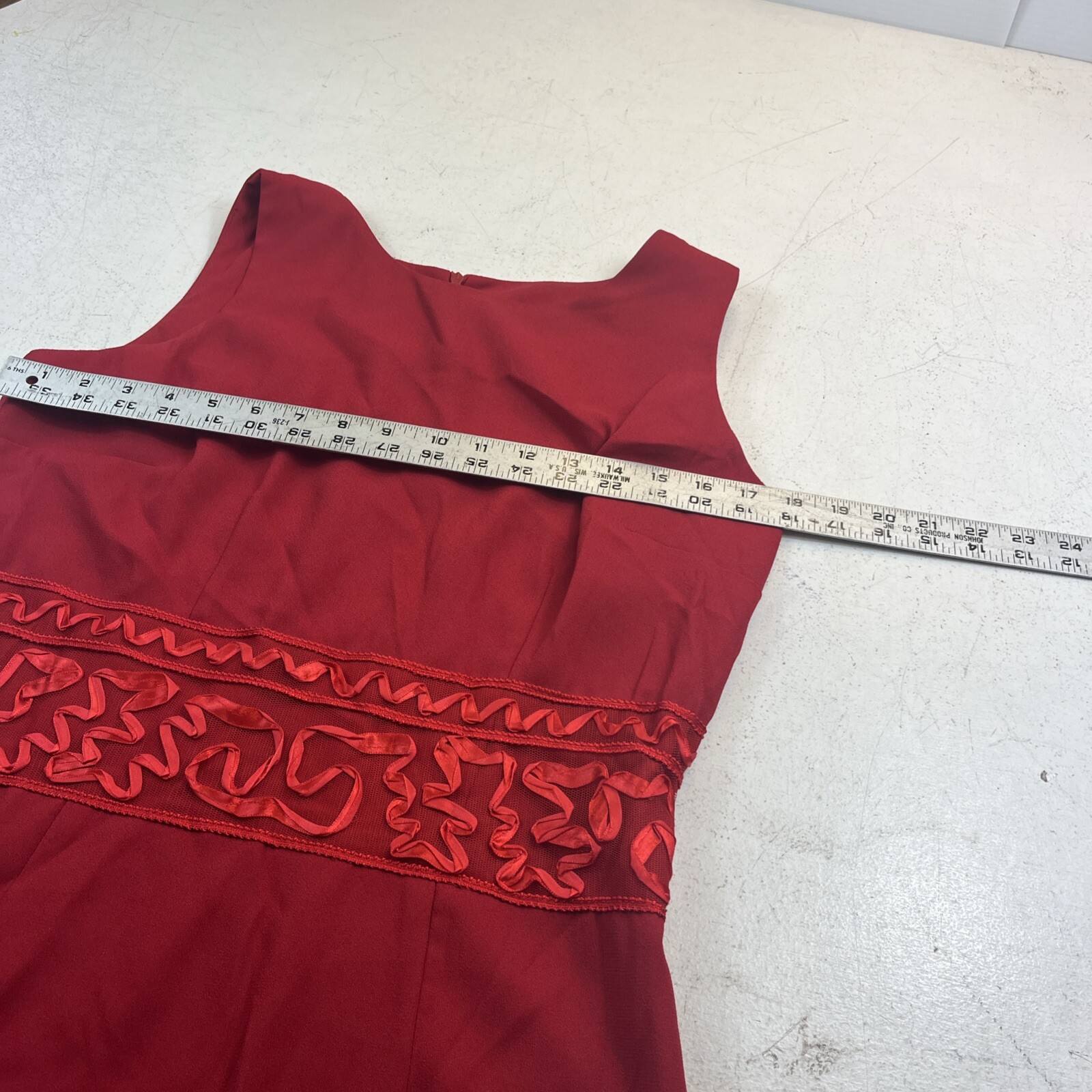 Vintage Sheath Dress. Red. Size 8. Sleeveless. Applique Trim