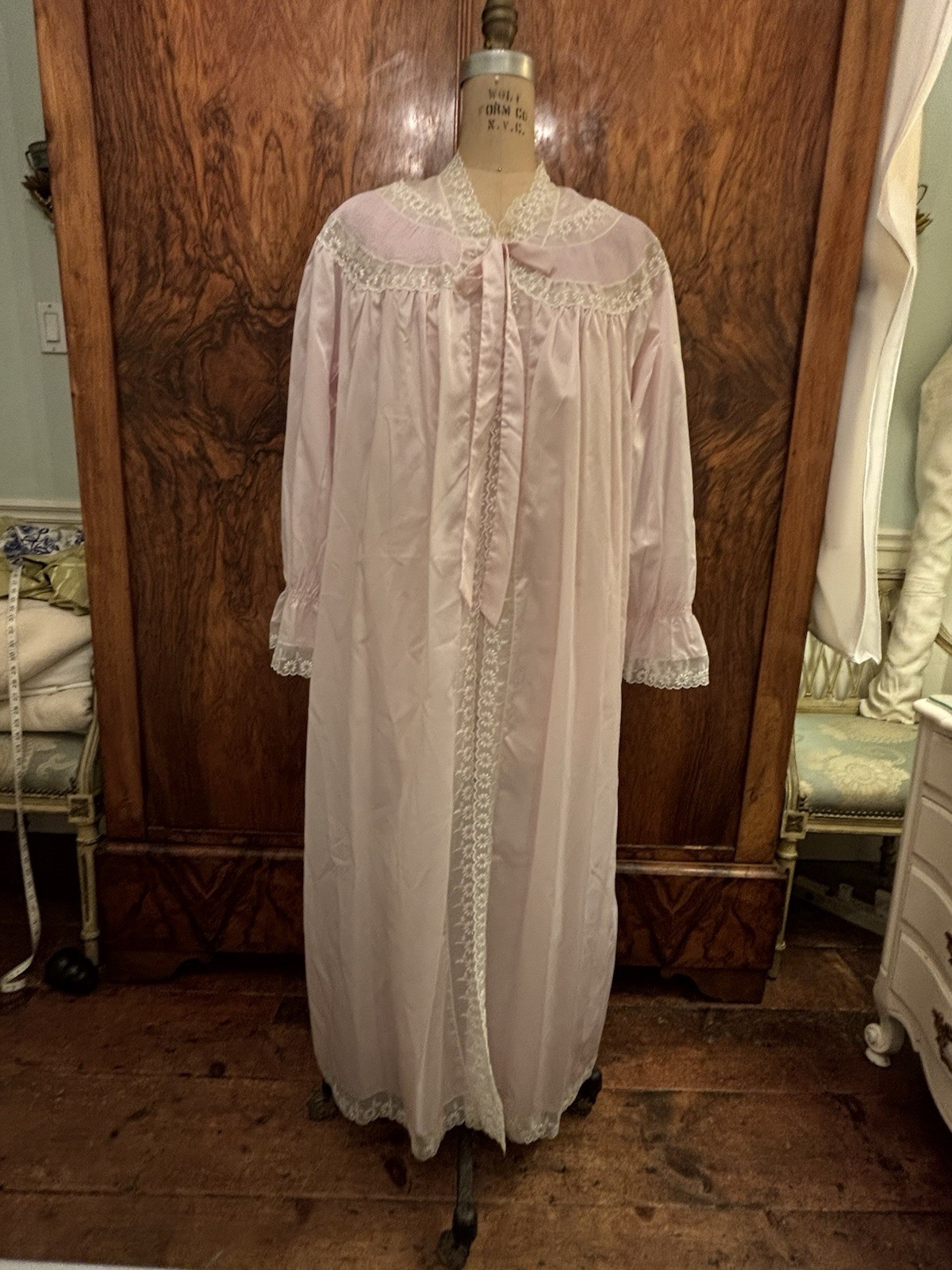 Vintage Italian Nightgown Housecoat Pale Lilac Lace Made in Italy