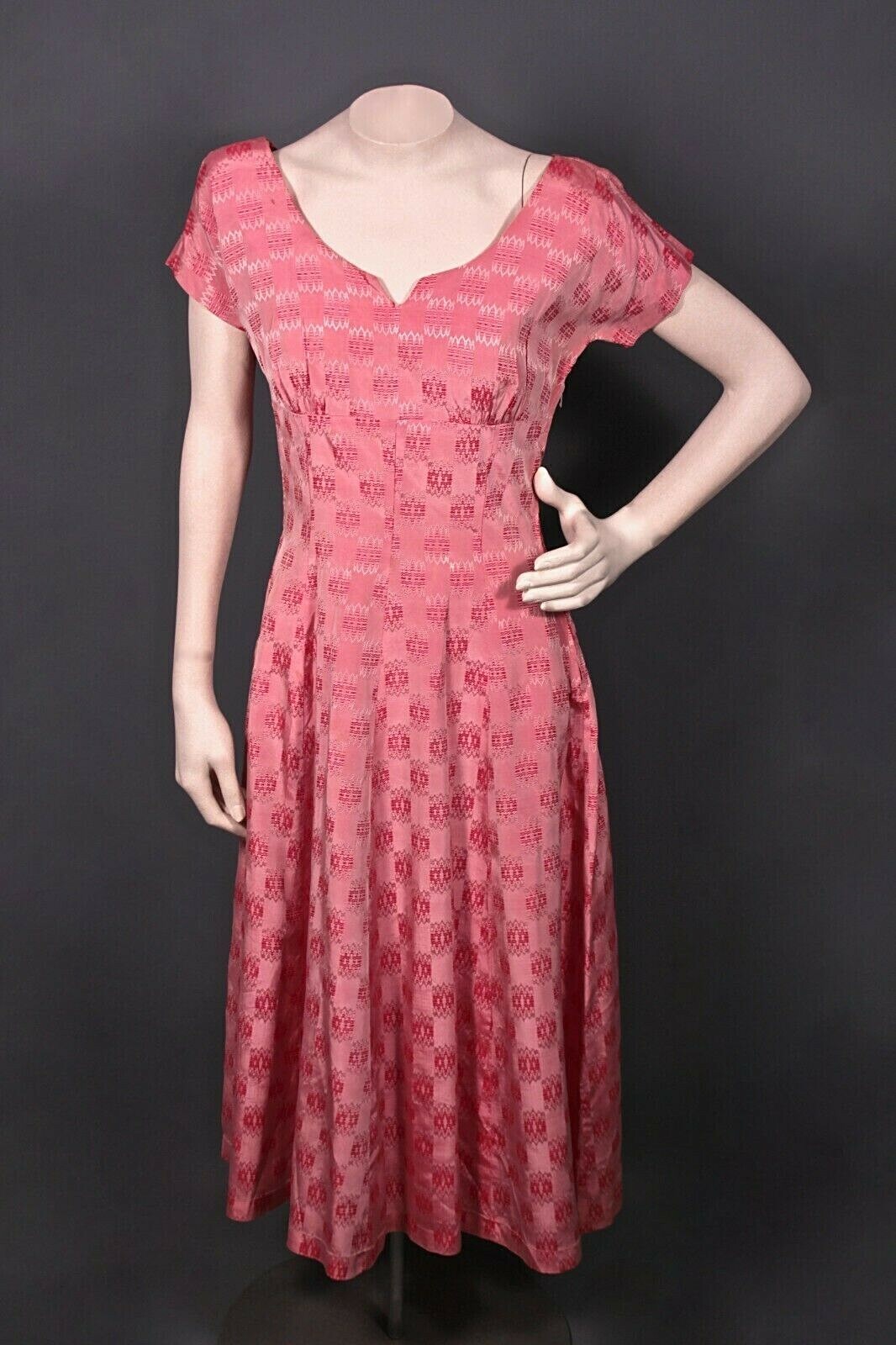 VTG Women’s 50s Red Embroidered Sharkskin Dress Sz S 1950s
