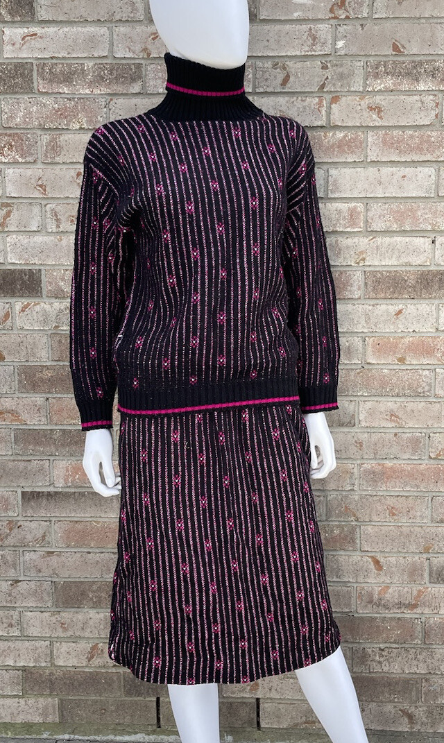 Sweater Skirt Set Medium turtleneck knit pink black bear crossing High Neck ReAD