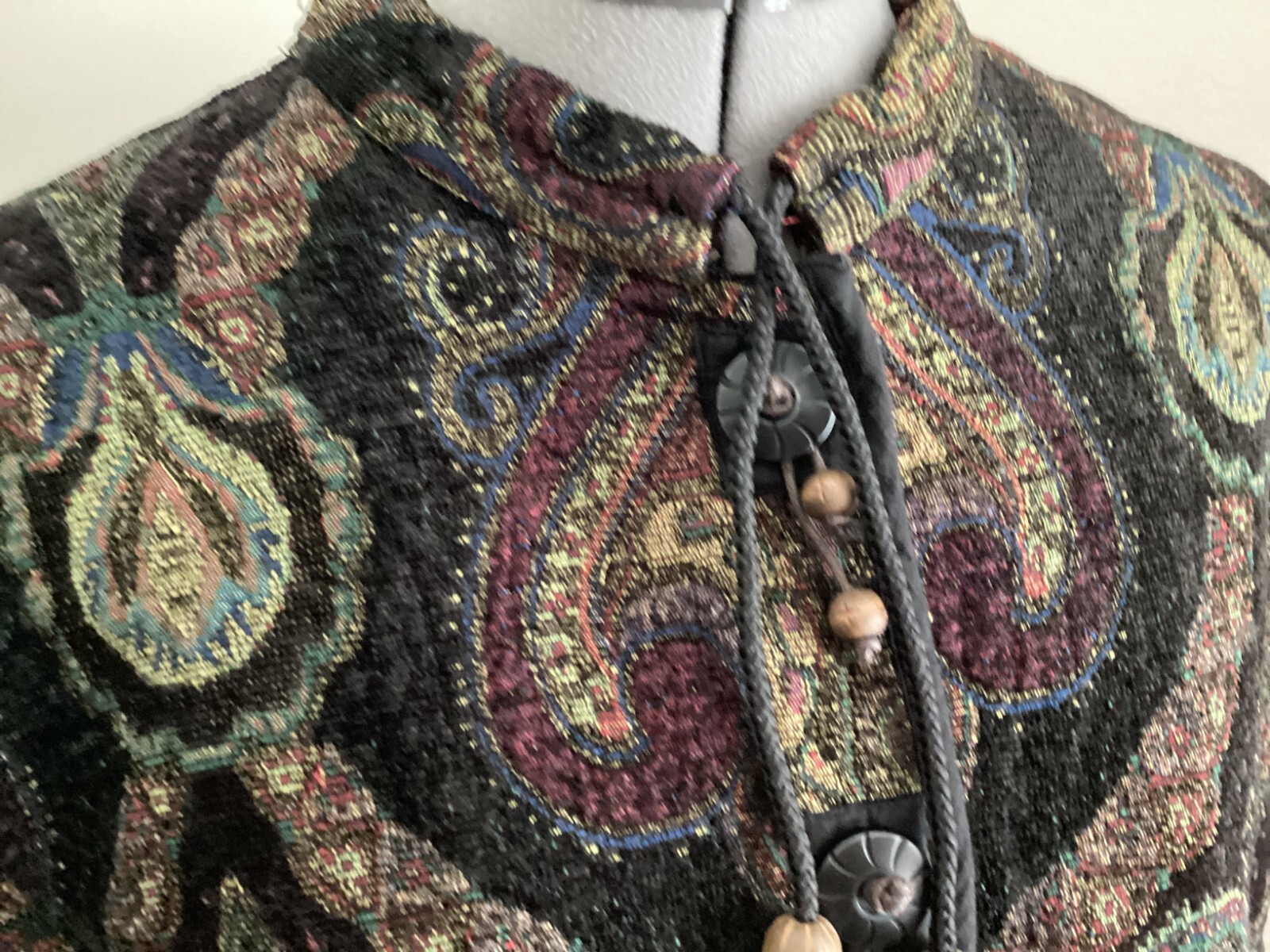 VTG Flashback jacket paisley woven jacquard BOHO wood bead buttons pockets