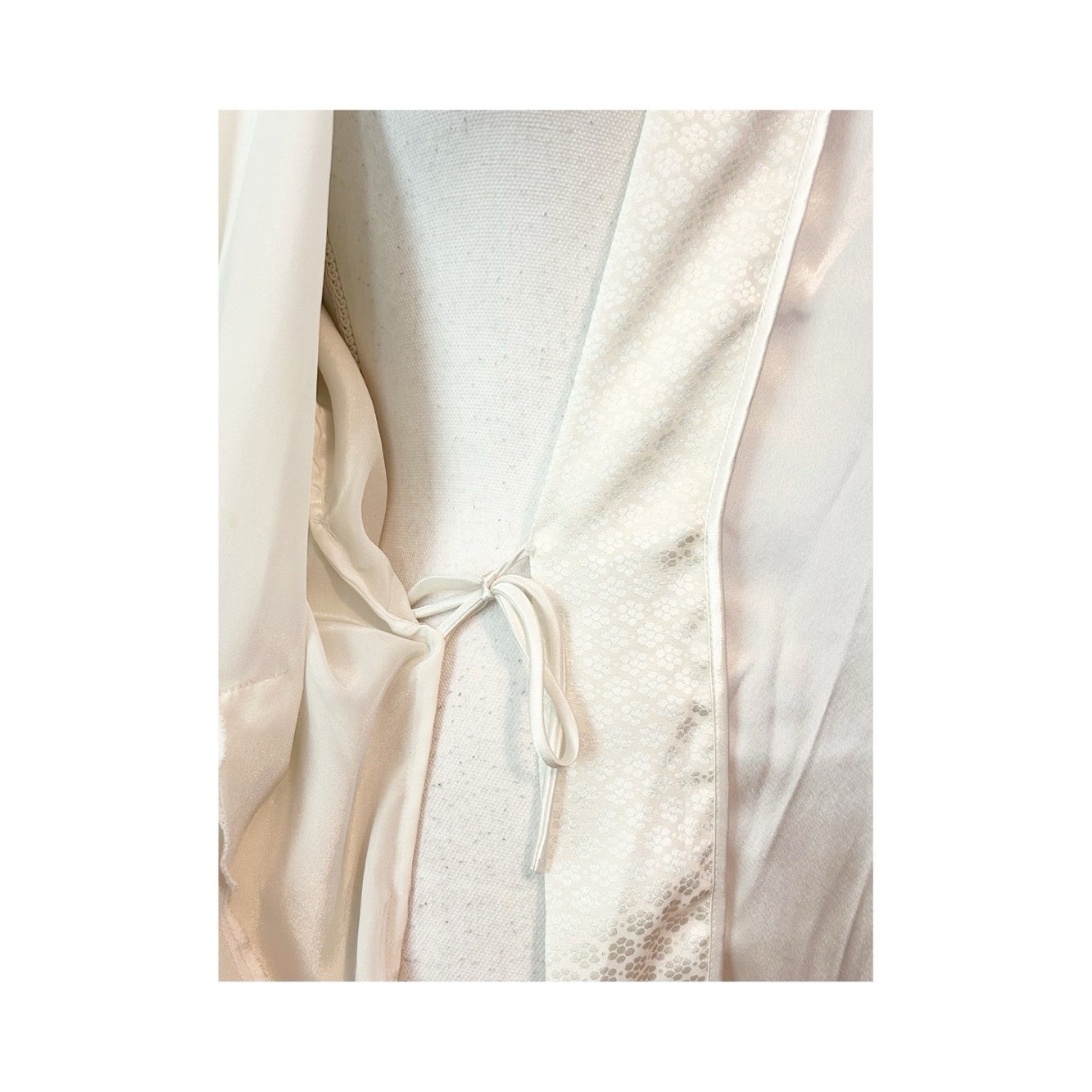 Vintage Victoria’s Secret Gold Label Wrap Belted Satin Bath Robe OS in Ivory
