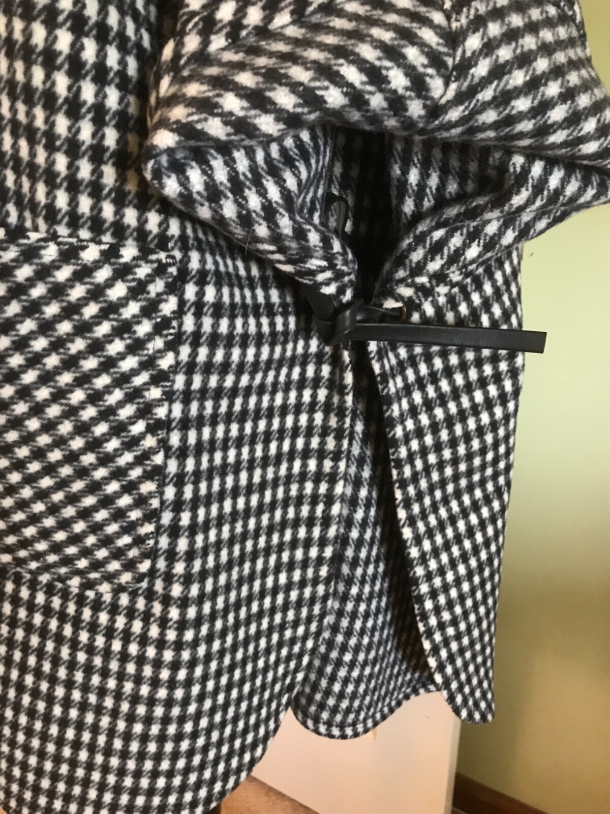 VTG Black & White Houndstooth Cape HANDMADE Lace Up Sides Large + EEUC!!!