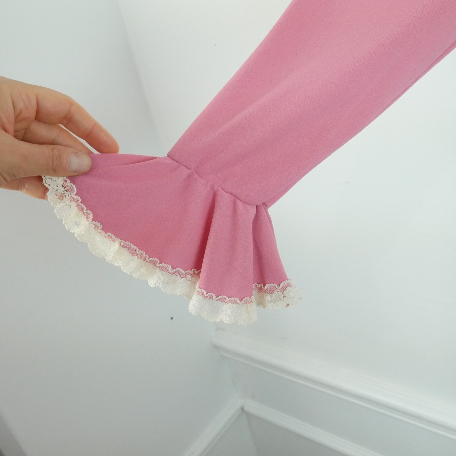 Vintage Small Robe Pink Lace Ruffle Collar Coquette Dollette Retro Dainty Long