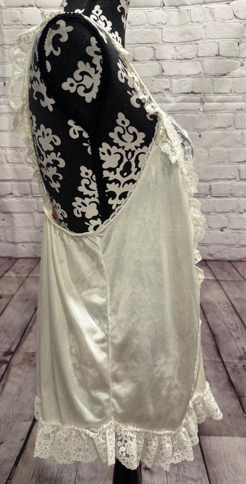 VTG 80’s JUST FOR WOMEN Ivory Nylon Floral Laced Ruffled Lingerie Camisole 2X