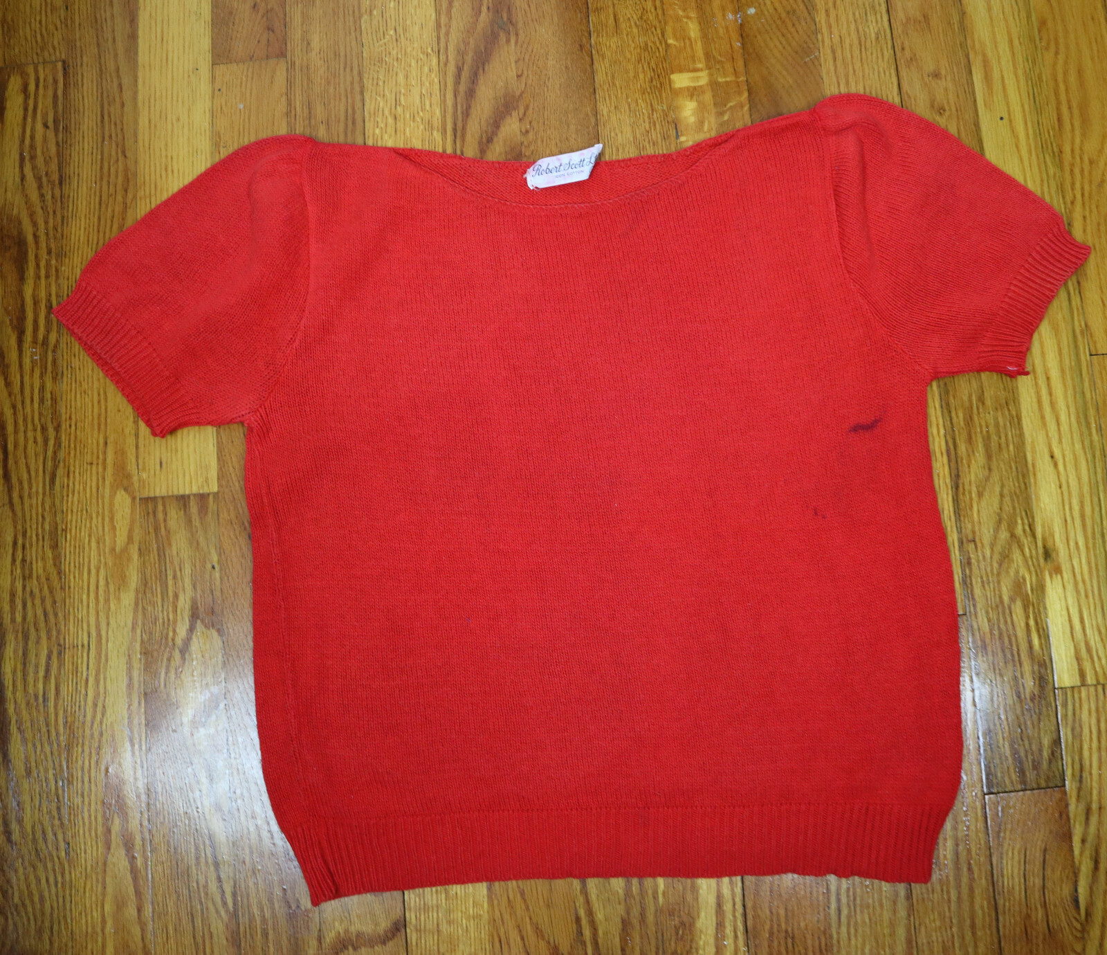 VINTAGE WOMEN’S SHORT SLEEVE SWEATER – RED – ROBERT SCOTT LTD – SIZE L