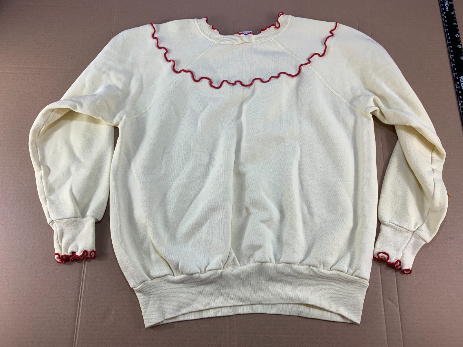 Vintage 70s 80s Teddy Bear Lace Womans Girls Sweatshirt High School Surf Hippy