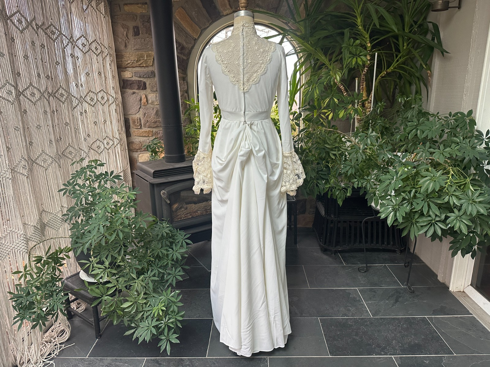 Vintage 1970s Romantic White Ivory Lace Bodice and Flounce Sleeve Wedding Dress