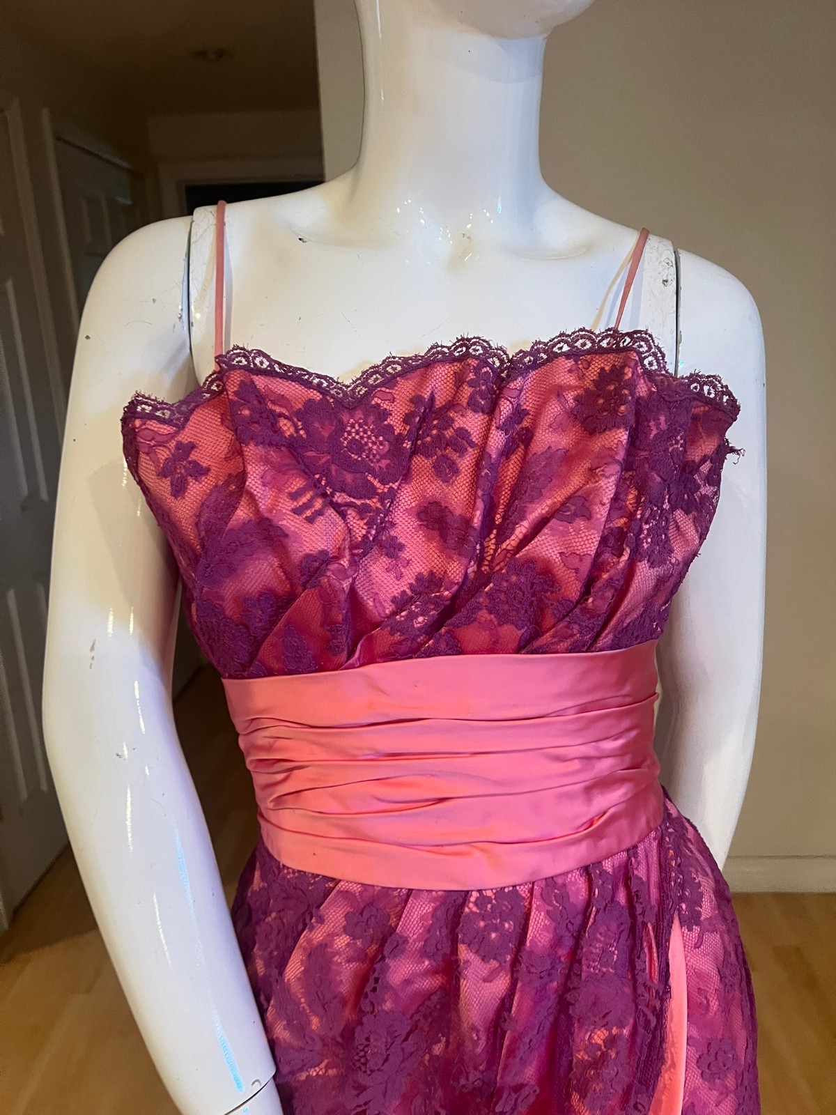 50’S VINTAGE CEIL CHAPMAN LACE TAFFETA RUCHED WAIST DRESS SIZE 4-6
