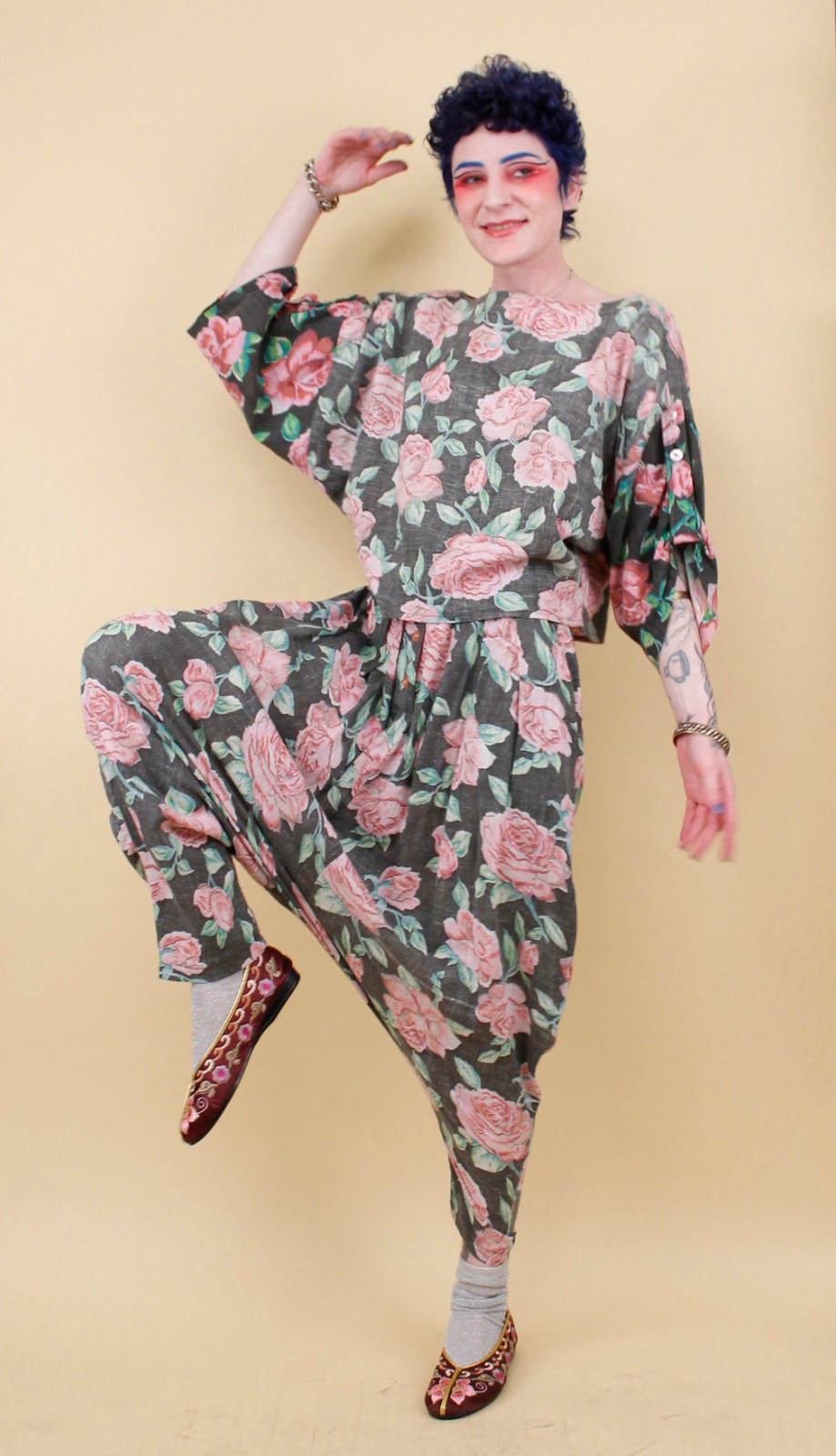 80s Vtg Gauzy Cotton Rose Print Black Pink Floral Drop Crotch Pant Set W27-30″