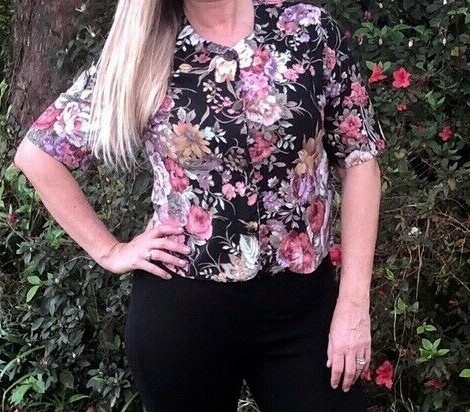 Vintage floral print bouquet button front top women’s size medium