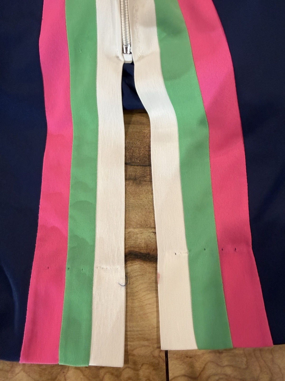 VTG 60s Gossard Artemis Robe Sz Small 100% Nylon Colorful Pink & Green Stripe