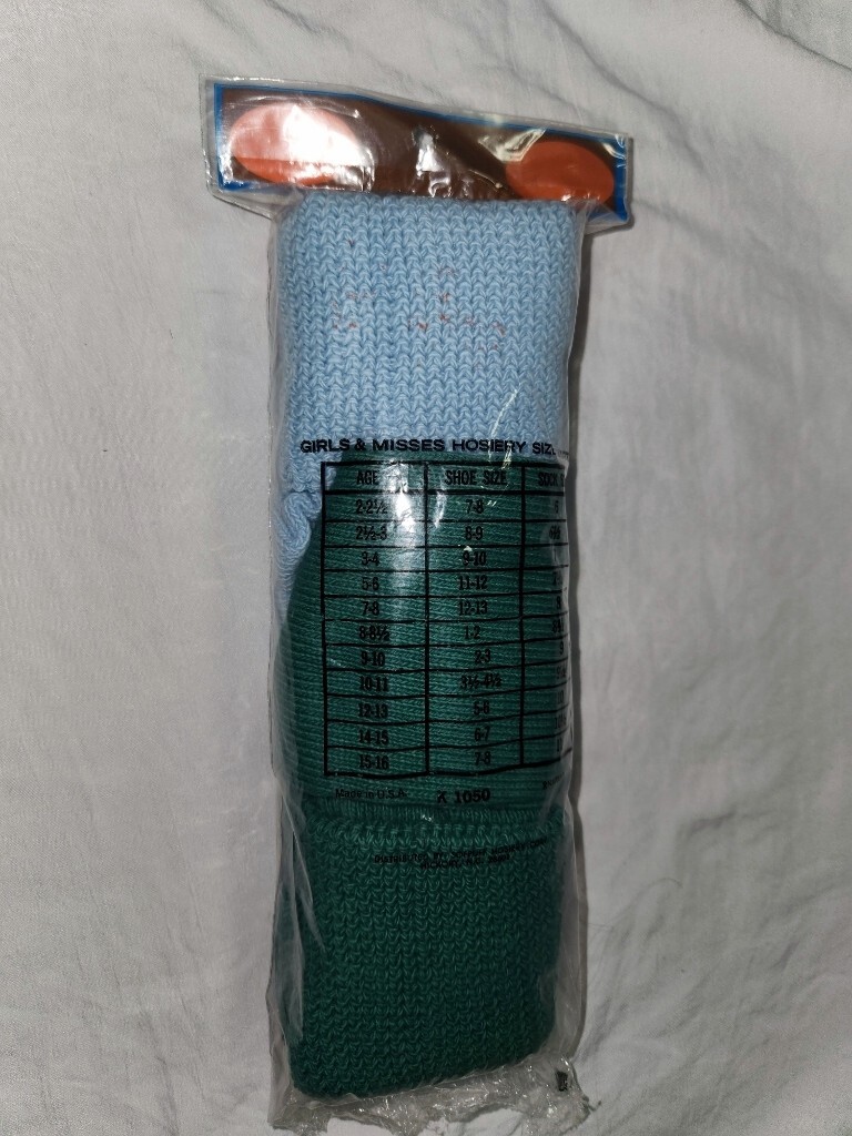 VTG Sofpuff NEW 2 Pair Socks Crew Sz 9 10 11 Vacuum Grip Slouch Green Blue